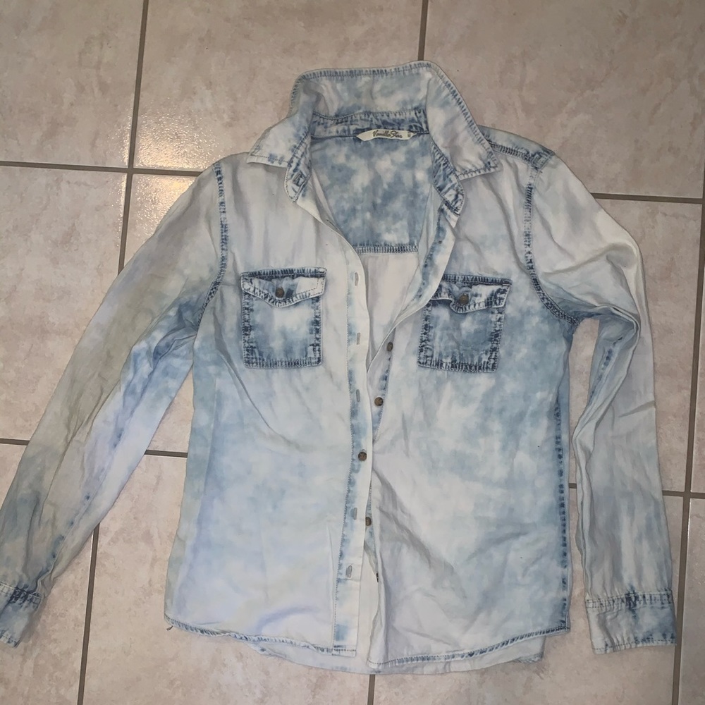 Vanilla star button up